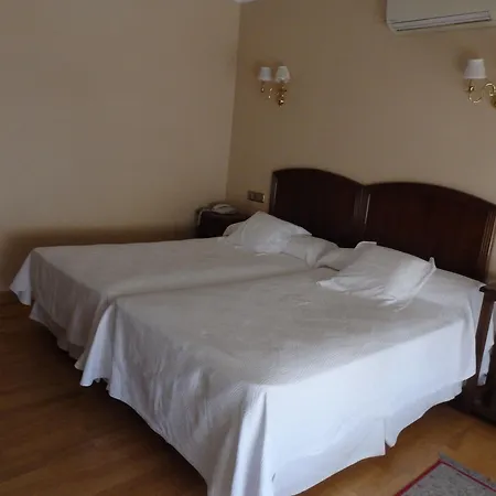 Aranda Hotel 2*