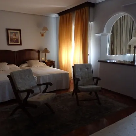 Hotel Aranda 2*