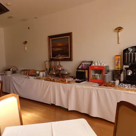 Aranda Hotel 2*
