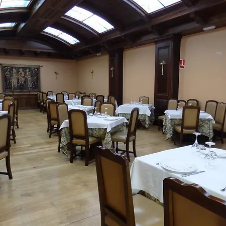 Hotel Aranda 2*
